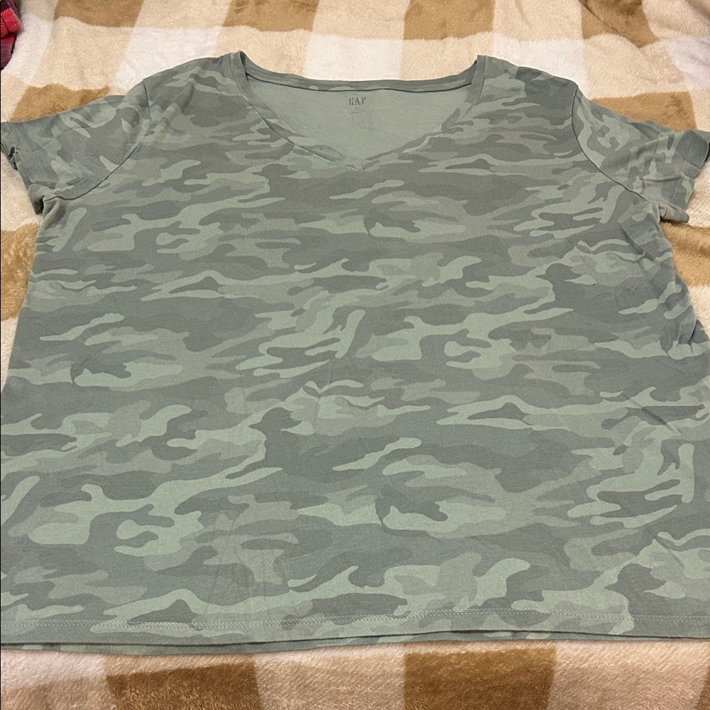 GAP Green Camo V-Neck Tee